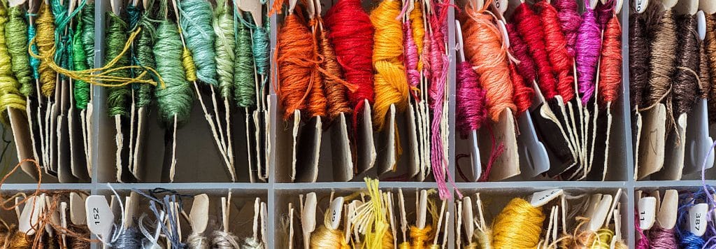 Buntes Garn in Schublade