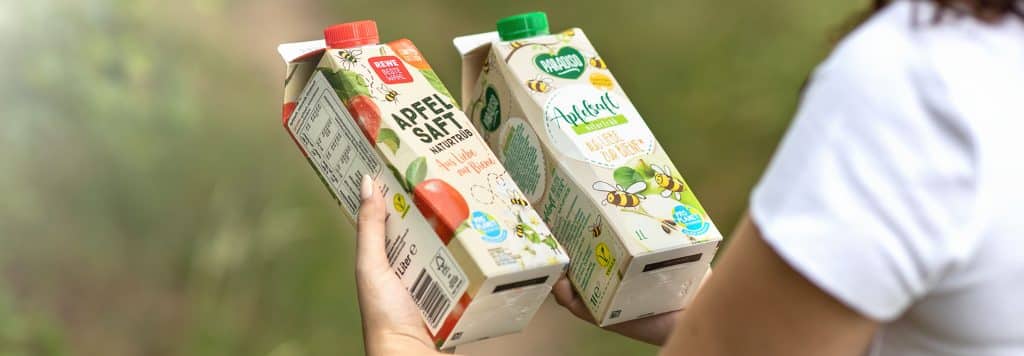 Zwei Tüten Paradiso Apfelsaft