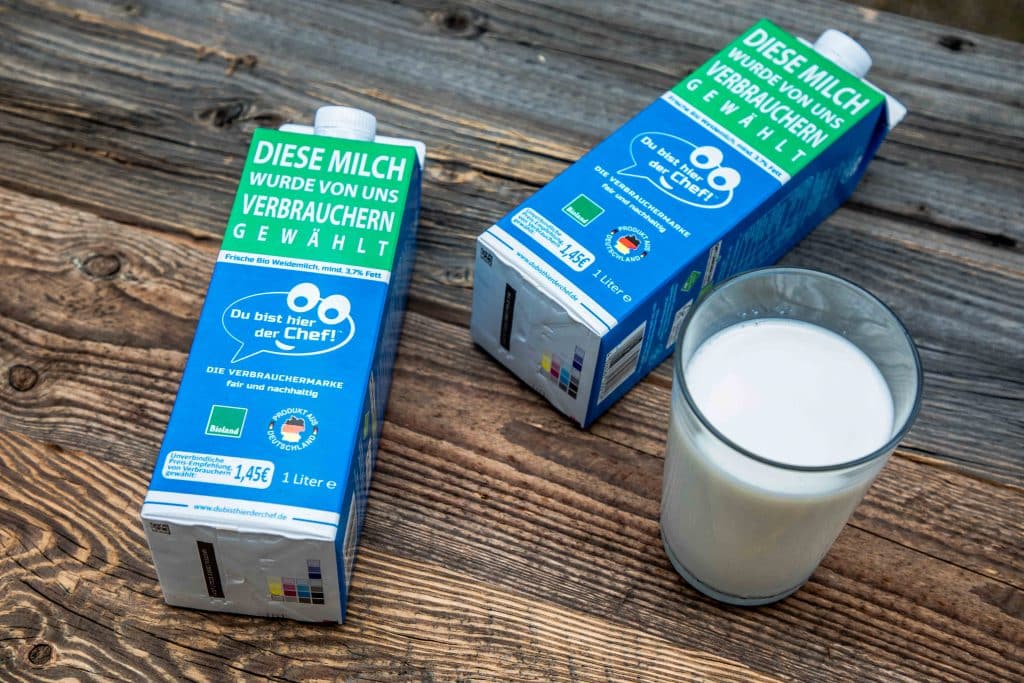 Zwei Tüten Verbrauchermilch