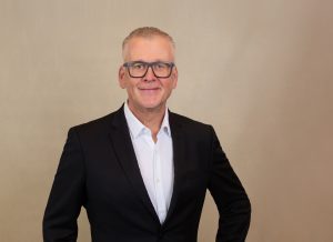 Porträt von Jochen Brühl