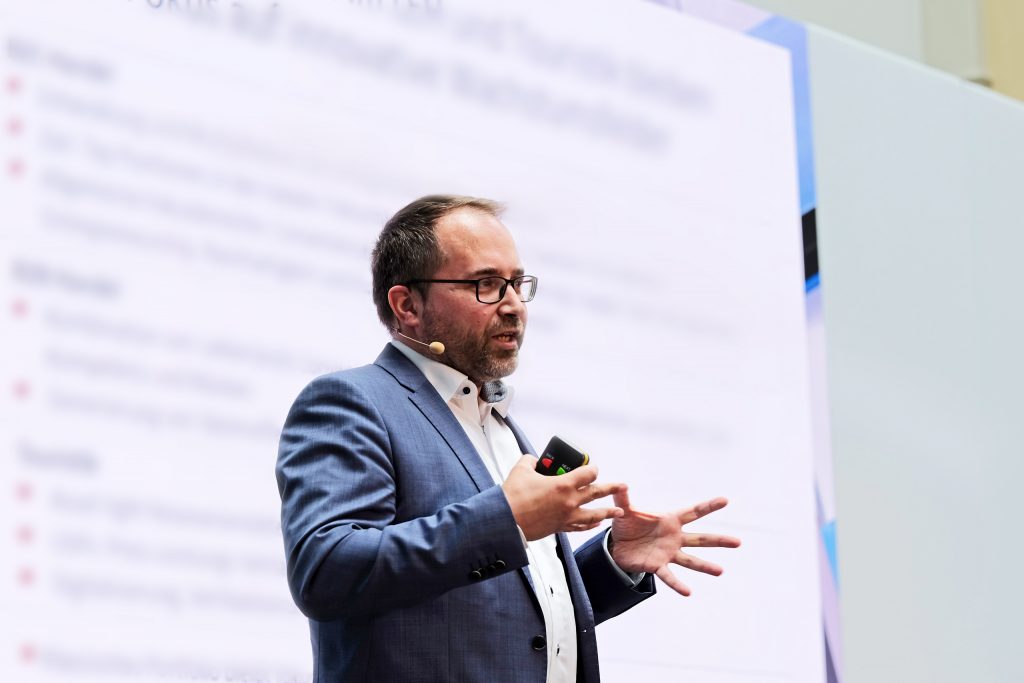 telerik-schischmanow-in-einer-redesituation