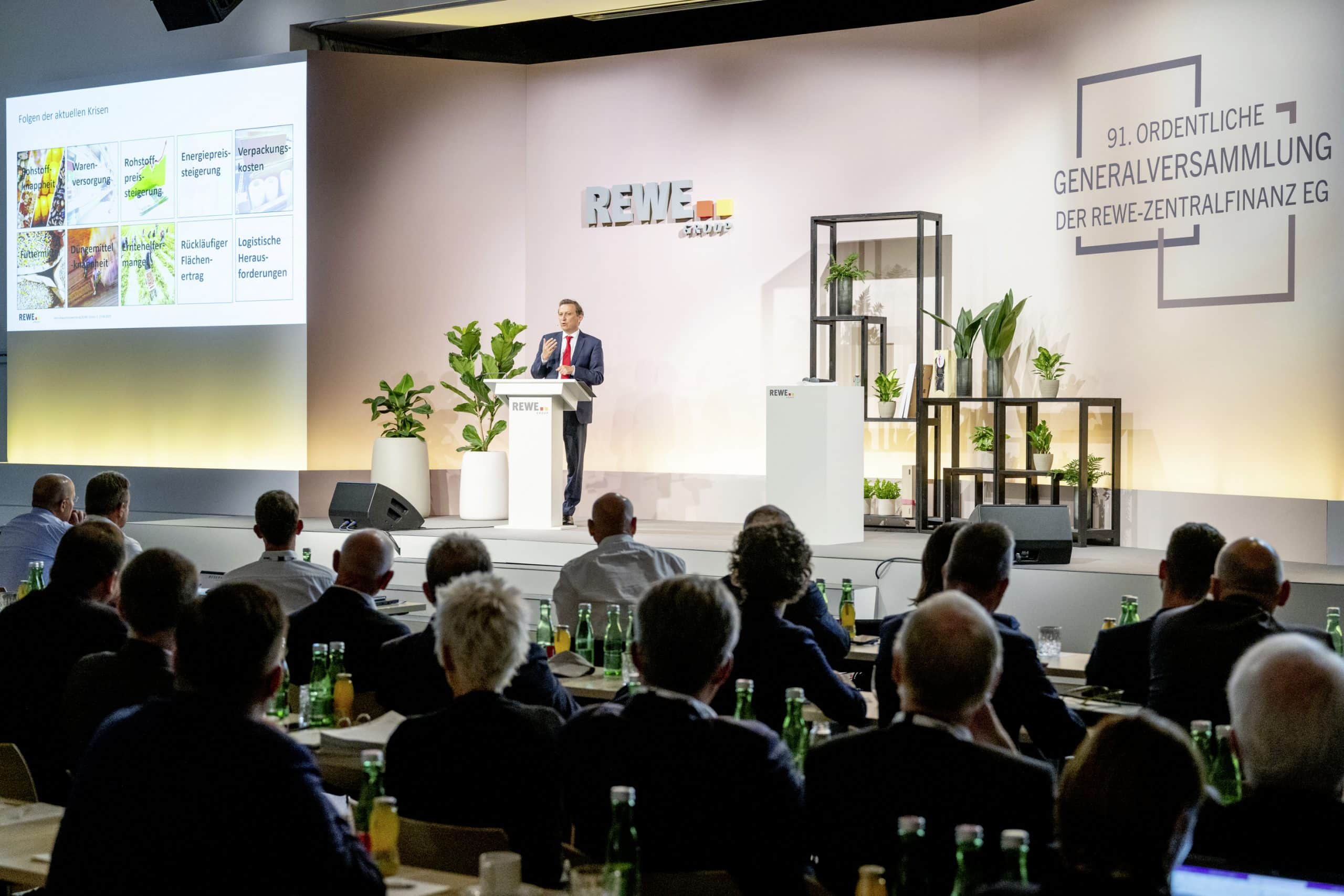 Lionel Souque (CEO of REWE Group) addresses the Supervisory Board of REWE-Zentralfinanz eG