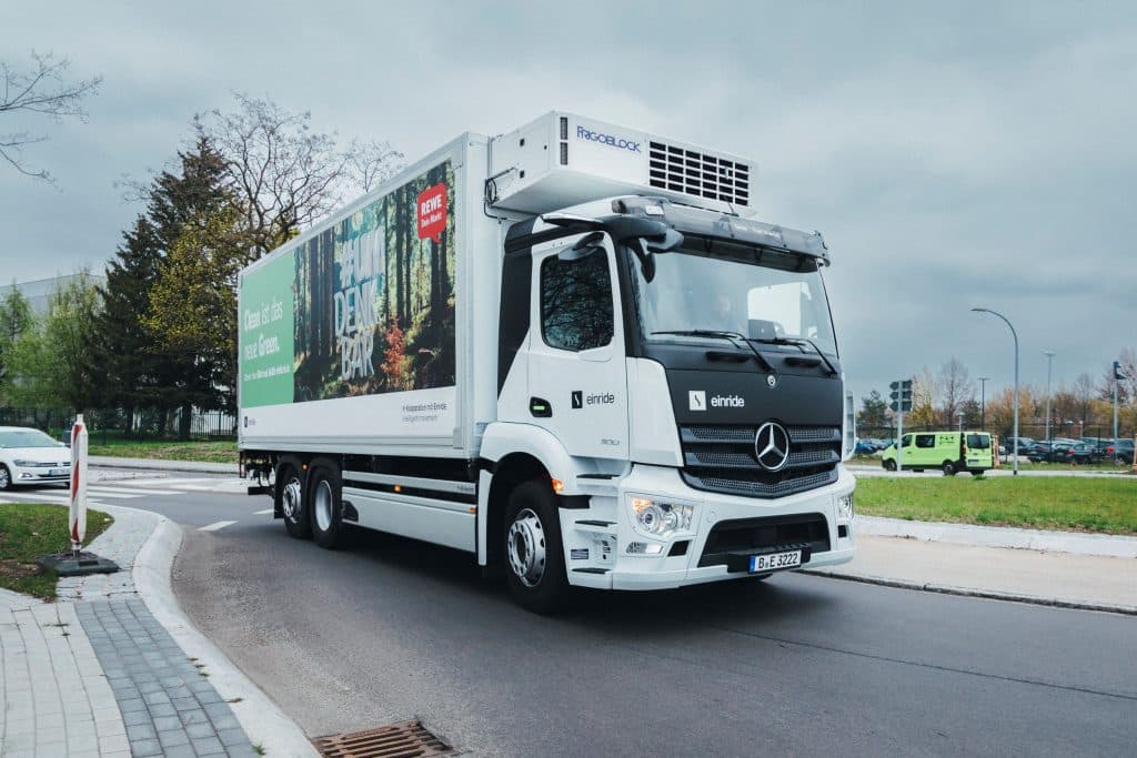 Elektischer LKW auf der Straße