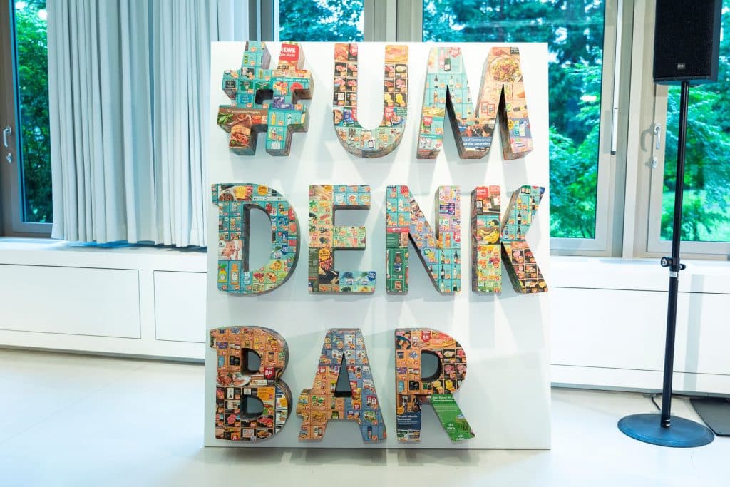 Hashtag umdenkbar aus Handzetteln